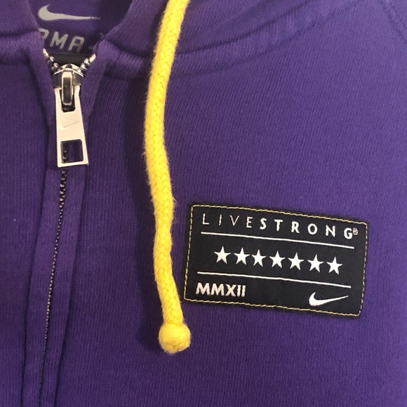 Women’s Nike Live Strong Zip Hoodie - Small - Picture 2 of 5